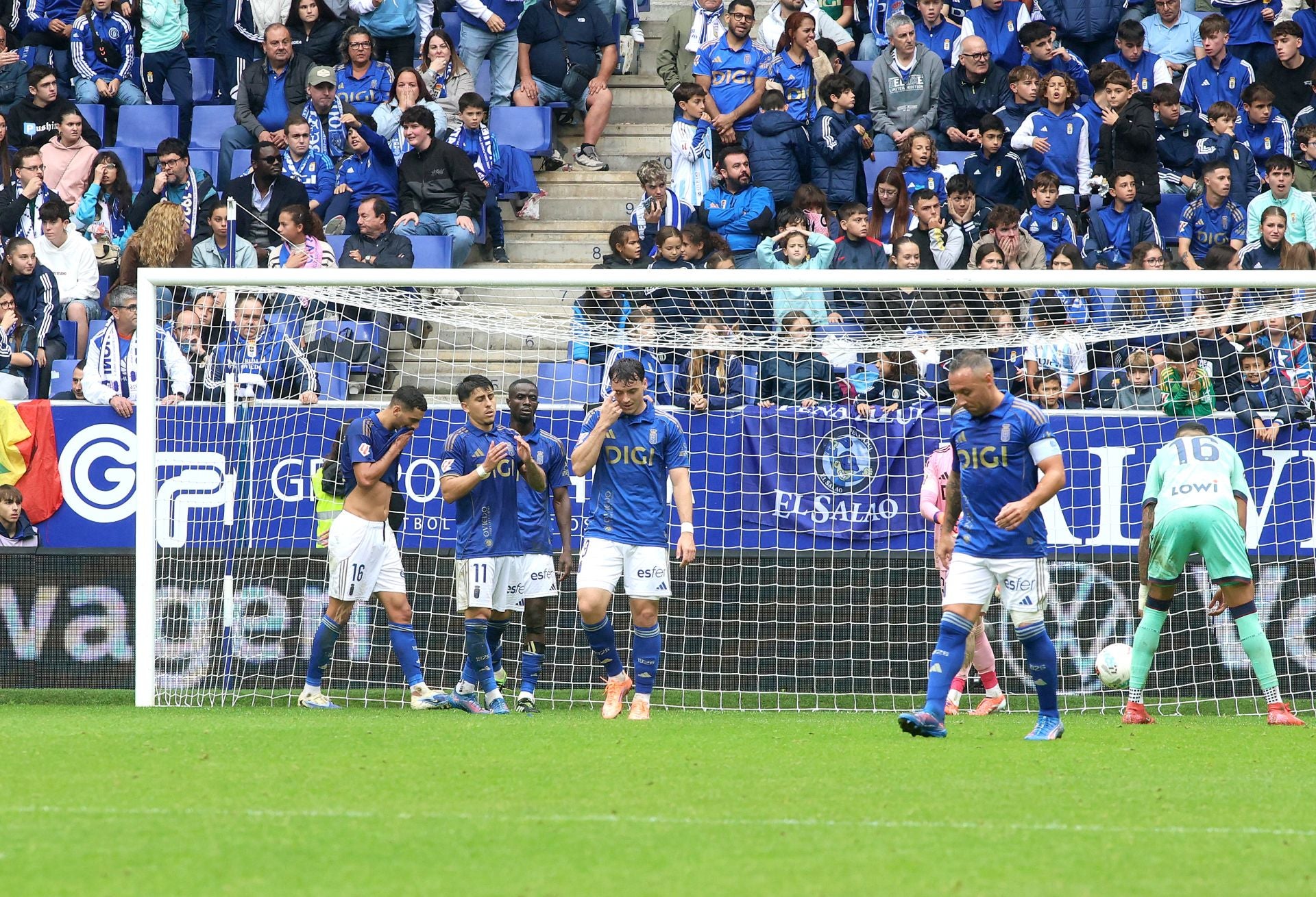 Las mejores jugadas del Real Oviedo 0-2 Levante, en imágenes