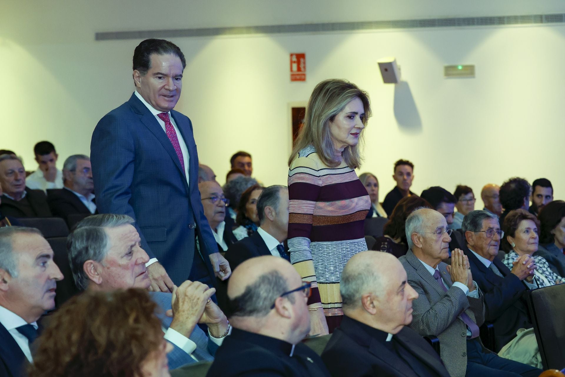 Así fue la presentación de la Fundación Corripio Alonso en el teatro Riera de Villaviciosa