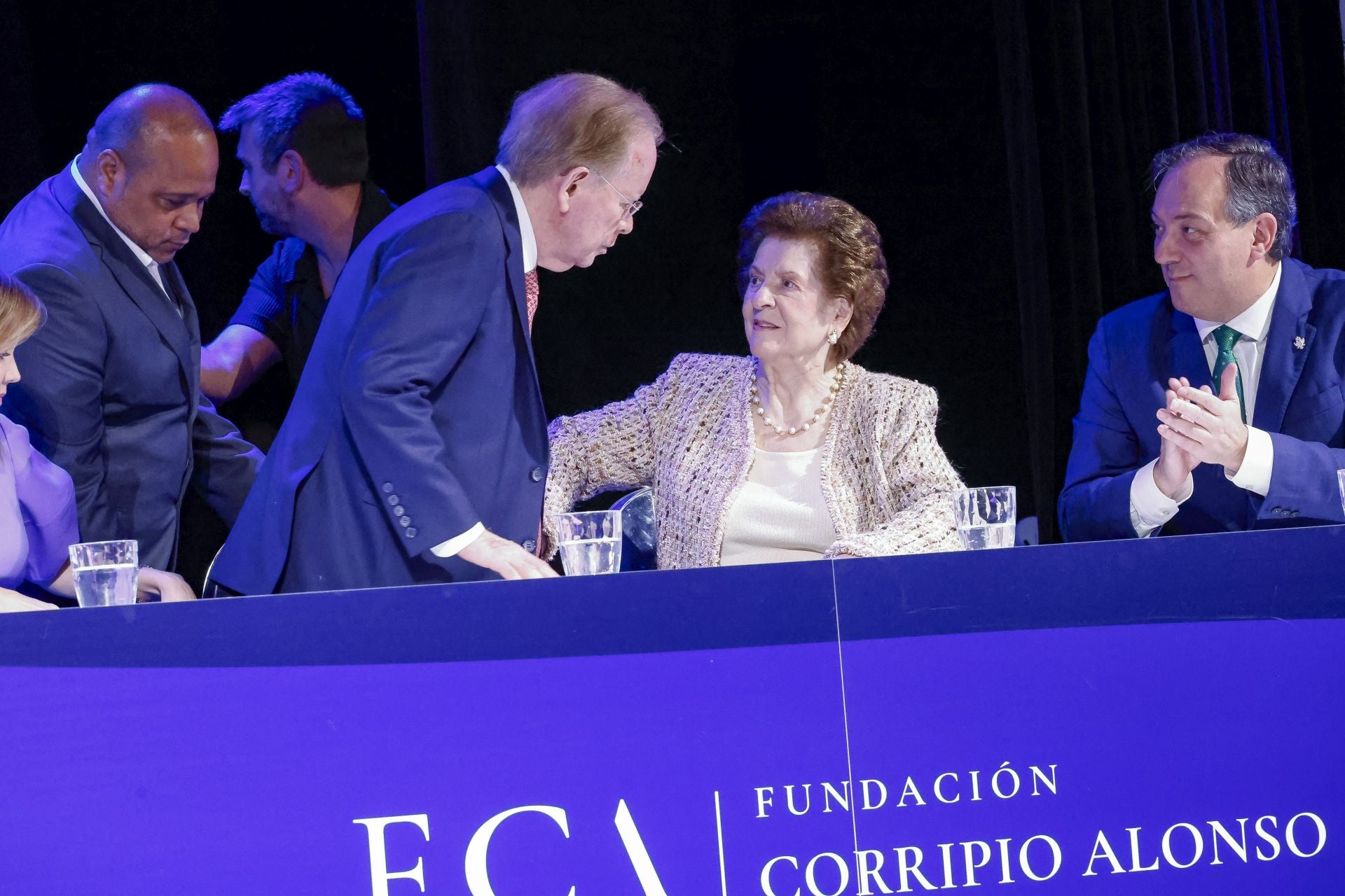 Así fue la presentación de la Fundación Corripio Alonso en el teatro Riera de Villaviciosa