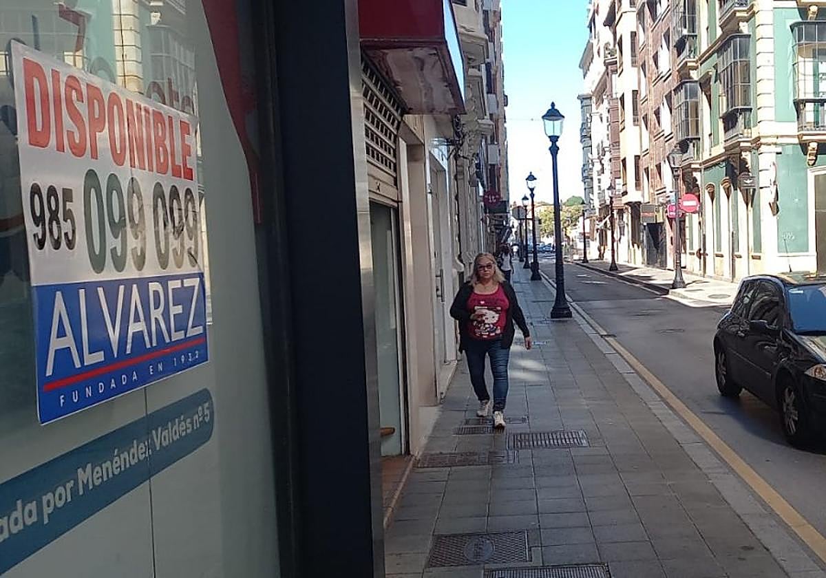 Varios locales comerciales disponibles en la calle Cabrales.