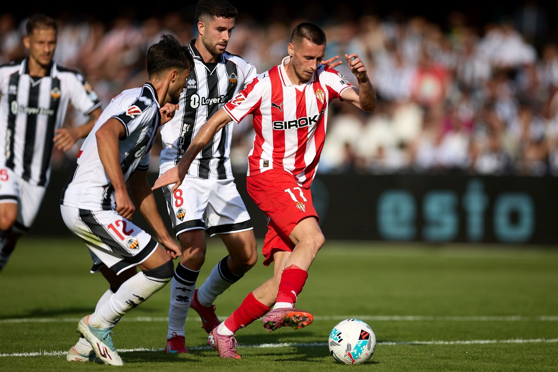 Las mejores jugadas del Castellón-Sporting, en imágenes