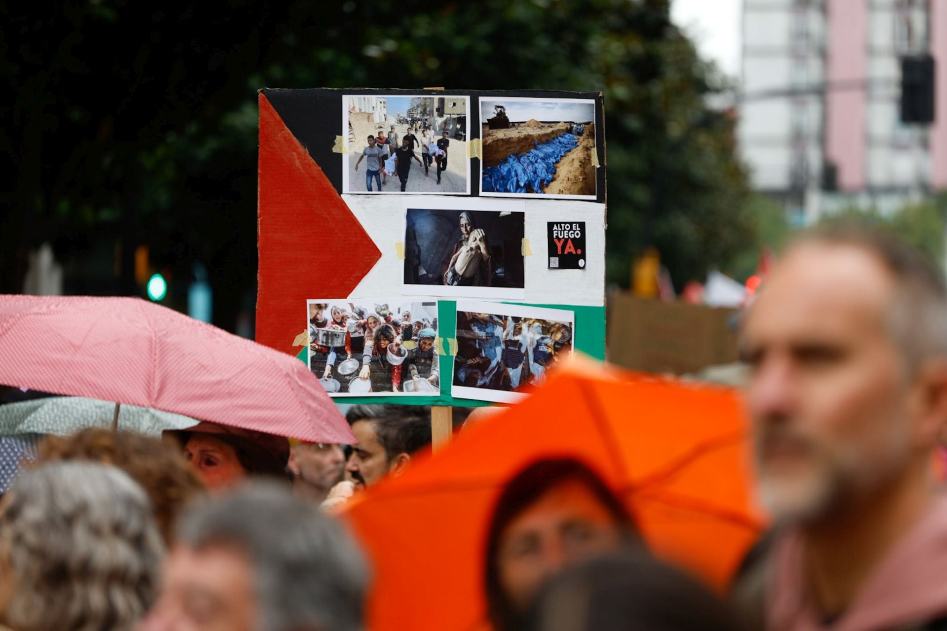 Las imágenes que deja la multitudinaria manifestación propalestina en Gijón