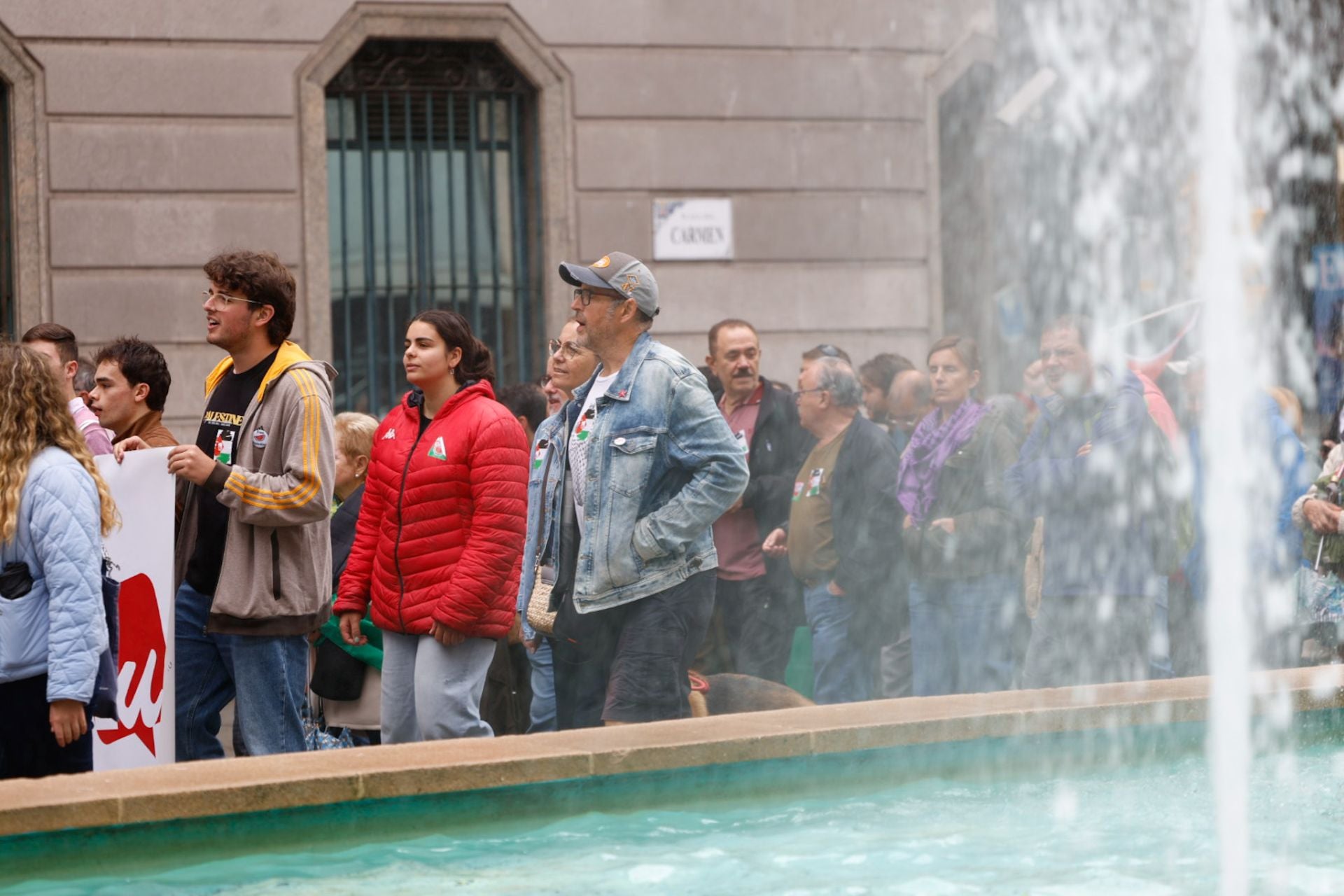 Las imágenes que deja la multitudinaria manifestación propalestina en Gijón