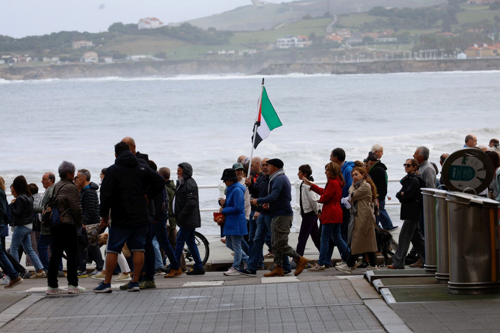 Las imágenes que deja la multitudinaria manifestación propalestina en Gijón
