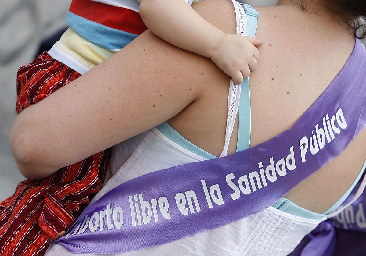 El Principado responde a Sánchez: «El aborto está absolutamente garantizado en Asturias»