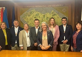 De izquierda a derecha: Montserrat Alonso, José Antonio González, Pilar Fernández, David del Pozo, Eva María Pérez, Beatriz Ruiz, Nicolás Fernández y Susana García.