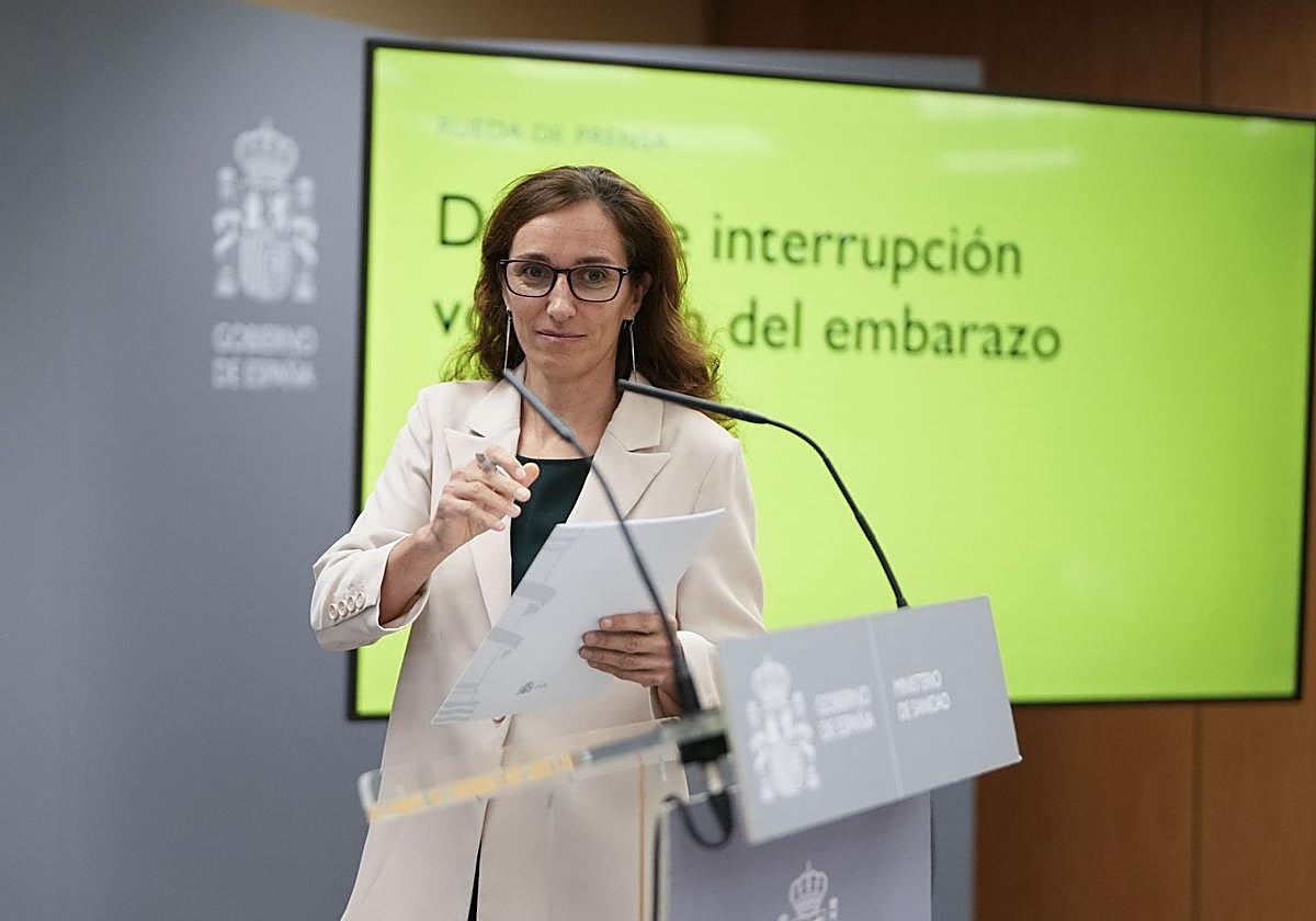 La ministra de Sanidad, Mónica García, durante la presentación de los datos de las interrupciones voluntarias del embarazo realizadas en España en 2024, a principios de este mes.