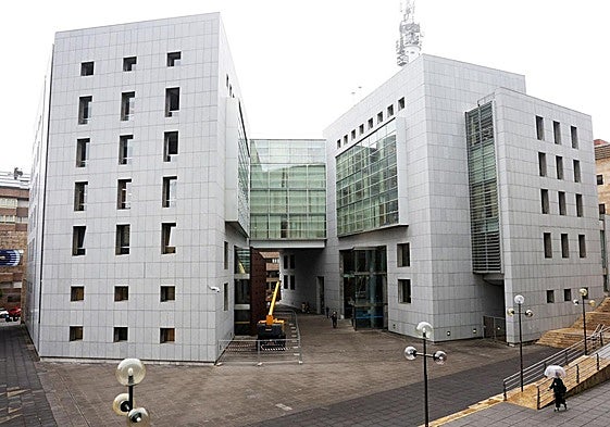 Será juzgado este miércoles en la Audiencia Provincial, con sede en Oviedo.