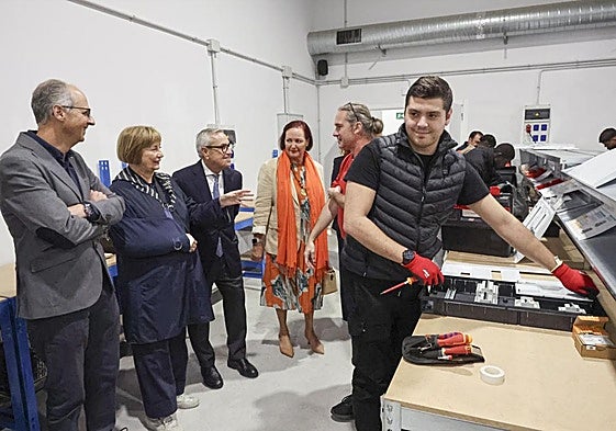 El Ayuntamiento de Avilés y Femetal refuerzan su colaboración en el centro Avilés Innova