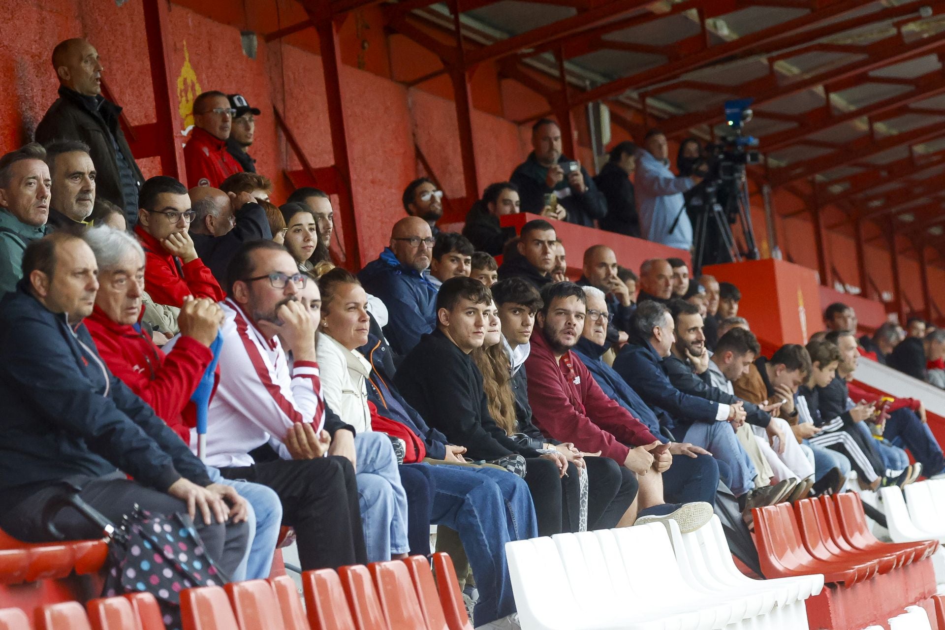 Así ha sido el primer día de Borja Jiménez, nuevo entrenador del Sporting de Gijón