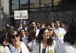 Médicos que se concentraron el pasado viernes para solicitar mejoras laborales.