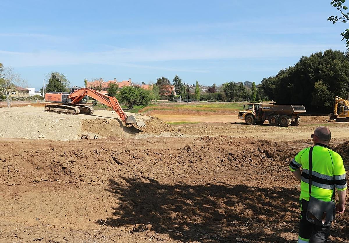Obras de la Universidad Europea en los terrenos de ampliación del parque tecnológico de Gijón en la Pecuaria.