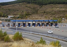 Peaje de la autoopista del Huerna.