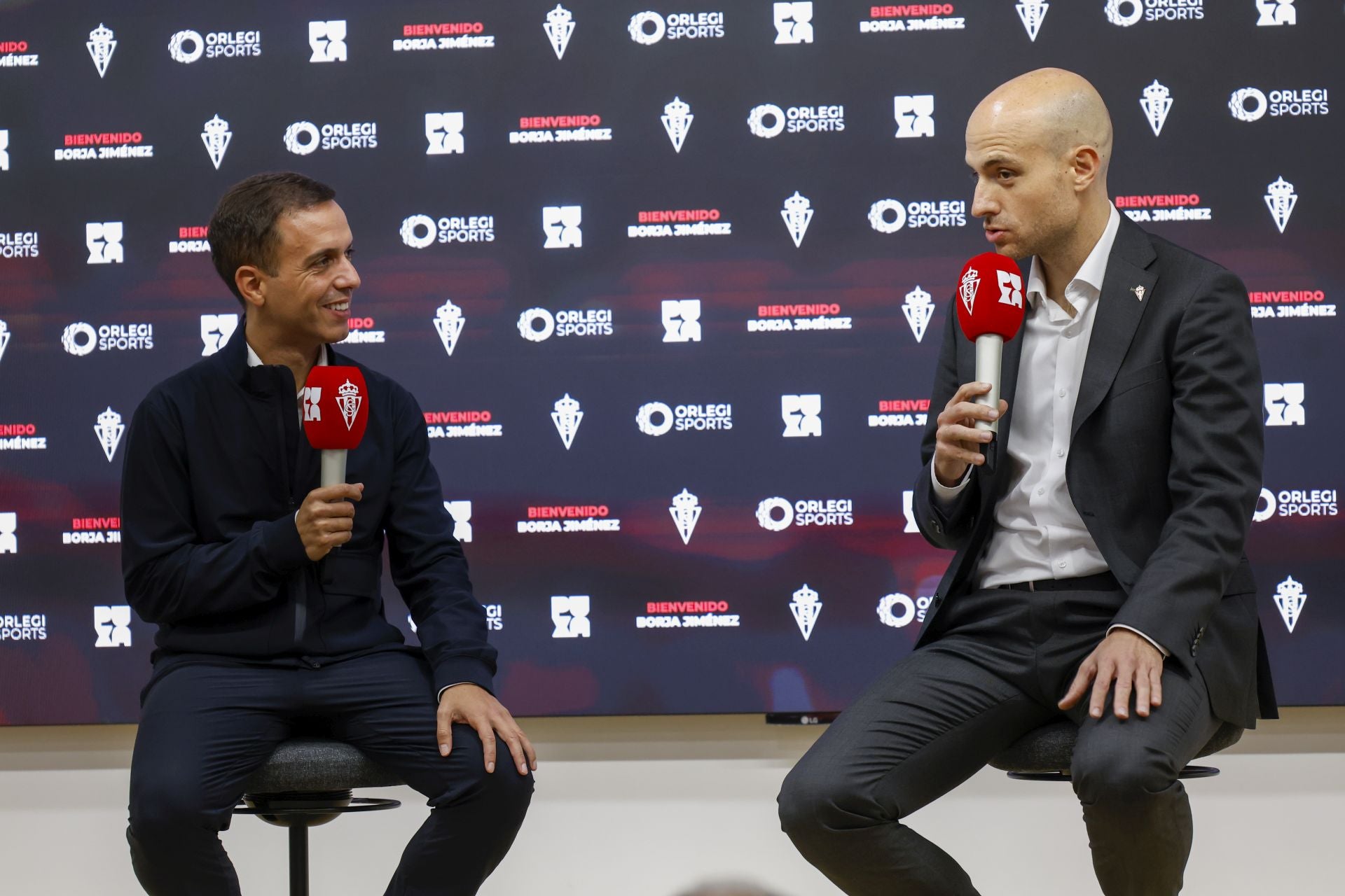 Así ha sido el primer día de Borja Jiménez, nuevo entrenador del Sporting de Gijón