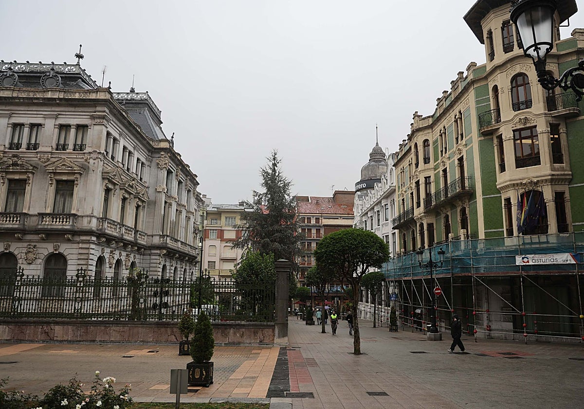 Imagen principal - La Universidad de Oviedo comenzará los traslados para reagrupar sedes en la Escuela de Minas en diciembre