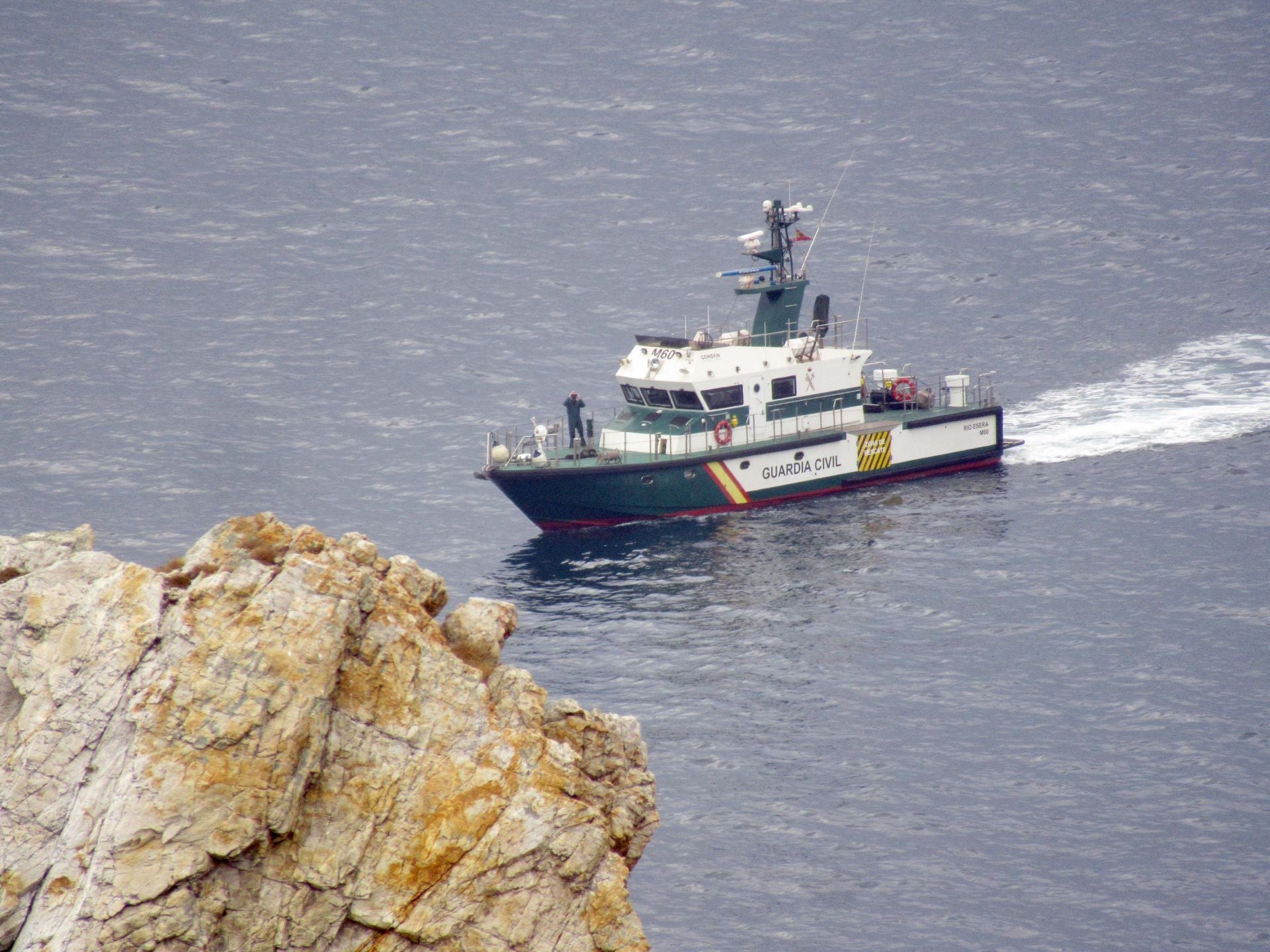 Por tierra, mar y aire: continúa la búsqueda en el Cabo Peñas de la desaparecida de 33 años