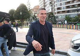 Luis Carrión, a su llegada para dirigir de nuevo al club carbayón.