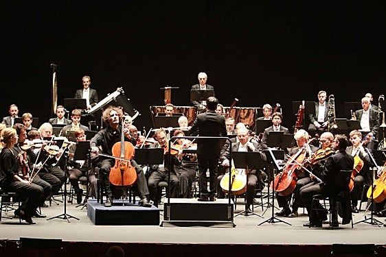 El violonchelista Nicolás Altstaedt fue el primer solista de la temporada de abono de la OSPA