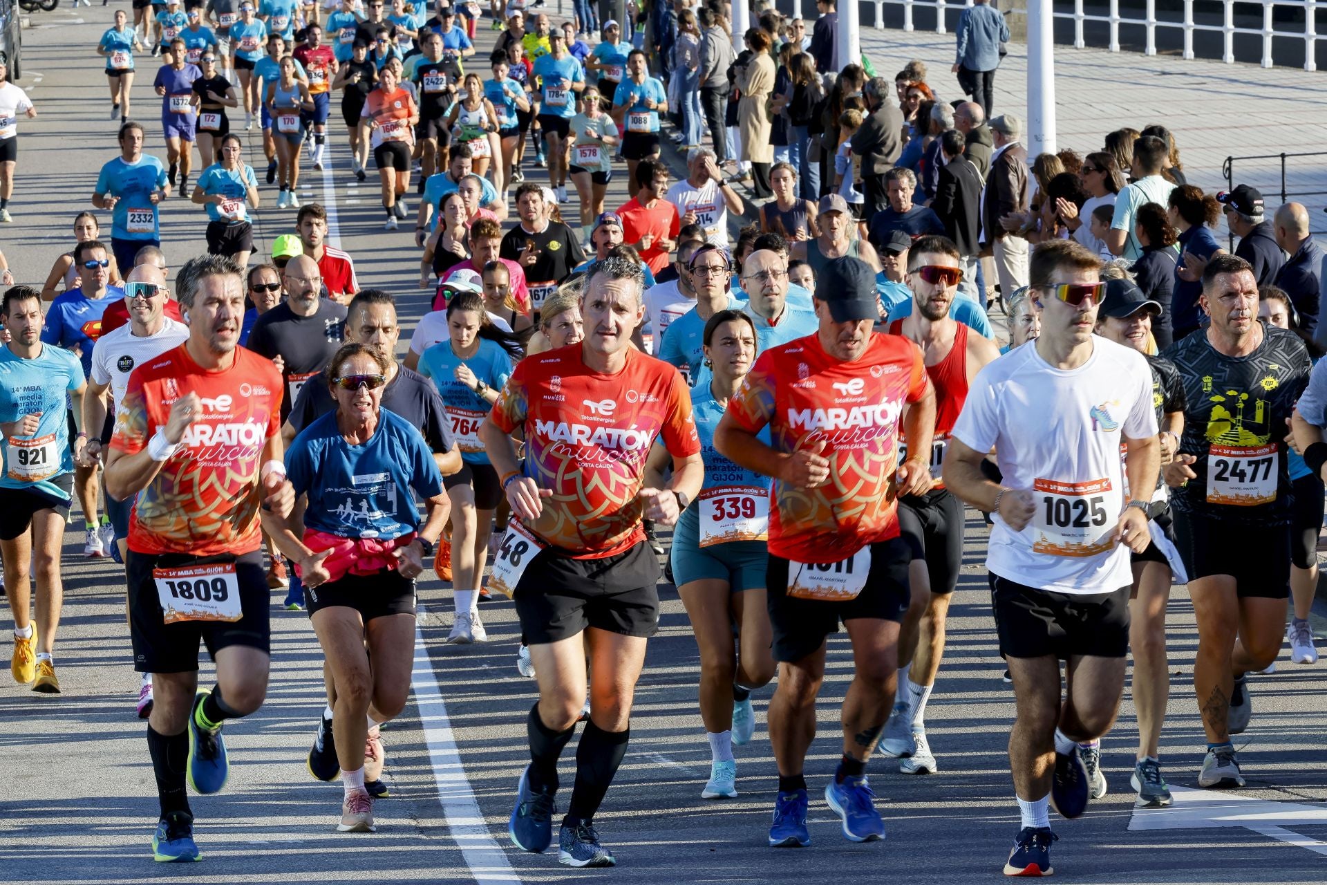 ¿Participaste en la Media Maratón de Gijón? ¡Búscate en las fotos! (1)