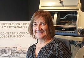 Antonia Forteza durante la ponencia de ayer, en el Casino de Asturias.
