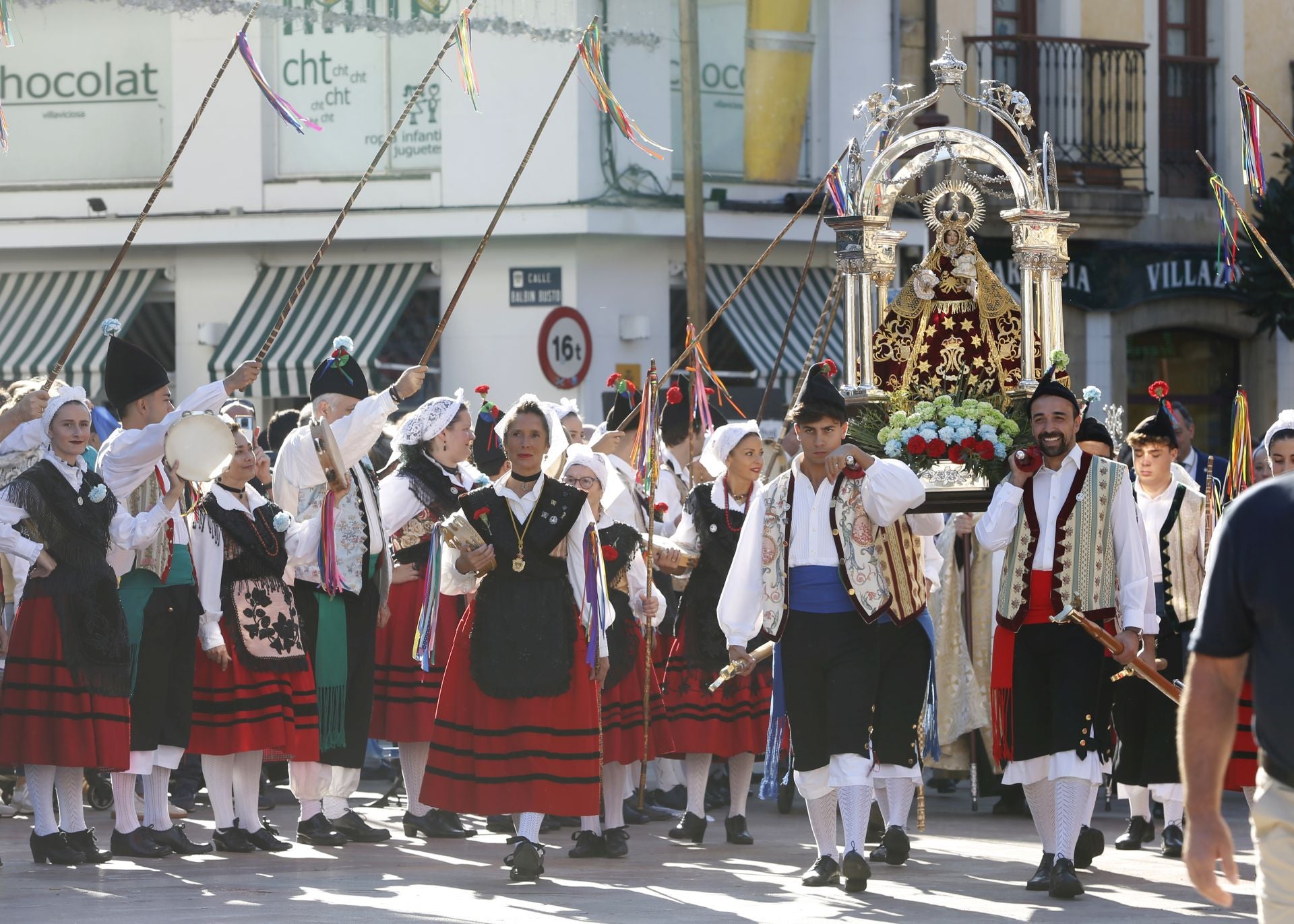 Estas son las carrozas que desfilaron en Villaviciosa