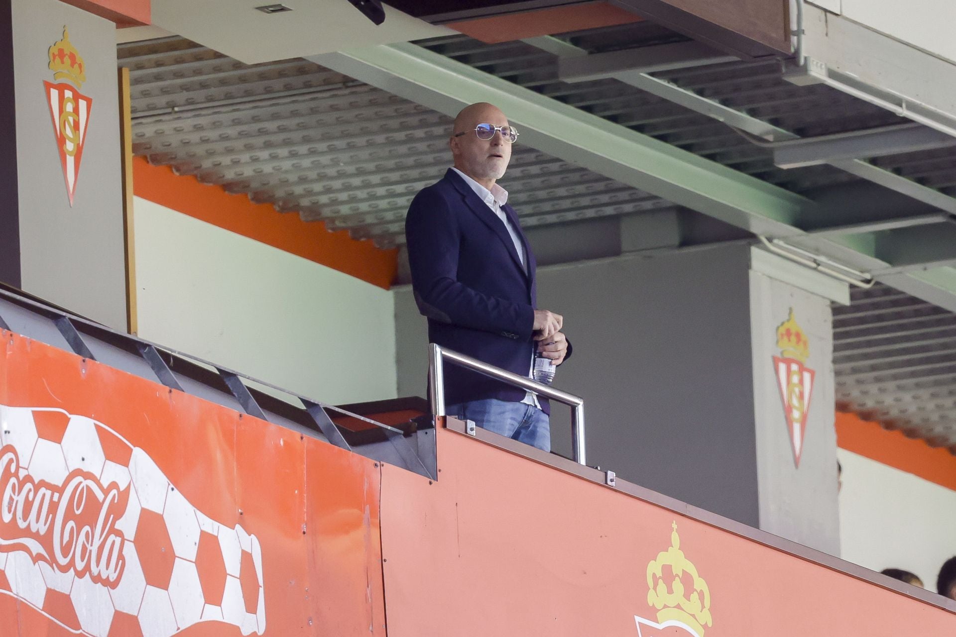 ¿Estuviste viendo el Sporting de Gijón - Racing de Santander? ¡Búscate en las fotos de El Molinón!