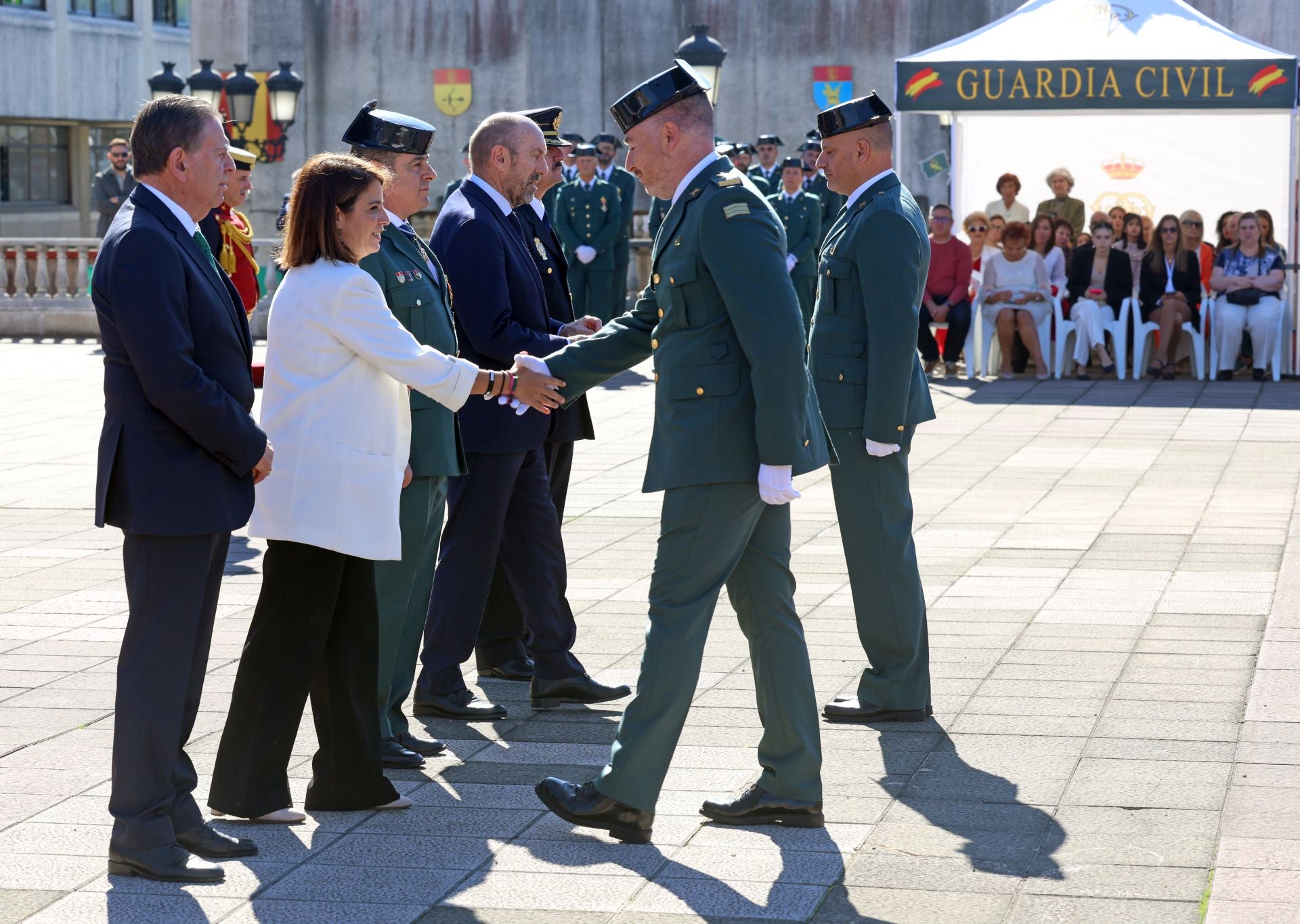 Un día para hacer balance y celebrar: las imágenes del Día del Pilar en Oviedo