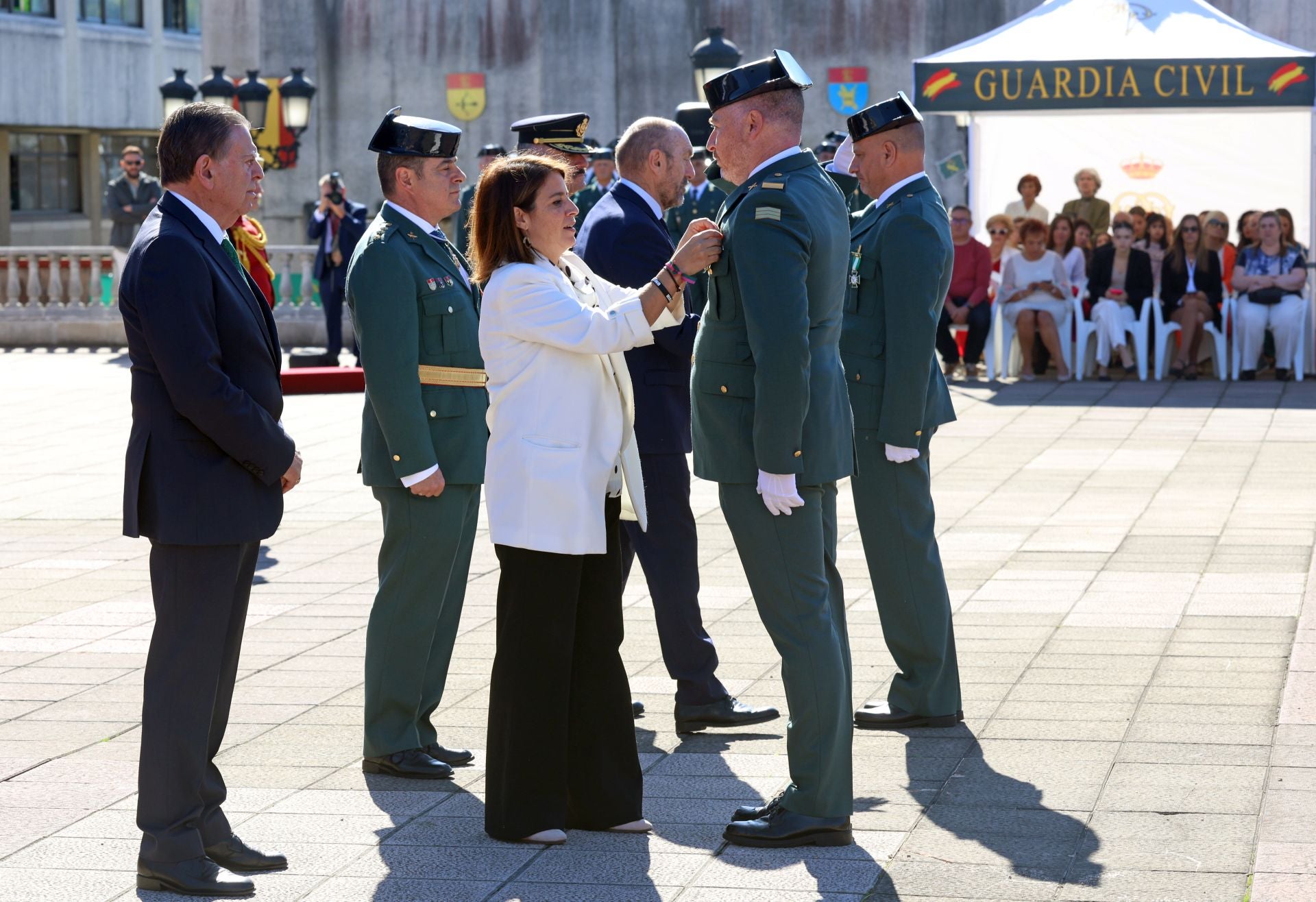 Un día para hacer balance y celebrar: las imágenes del Día del Pilar en Oviedo