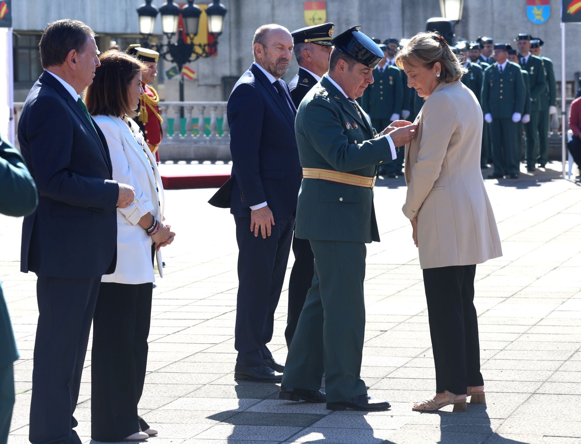 Un día para hacer balance y celebrar: las imágenes del Día del Pilar en Oviedo