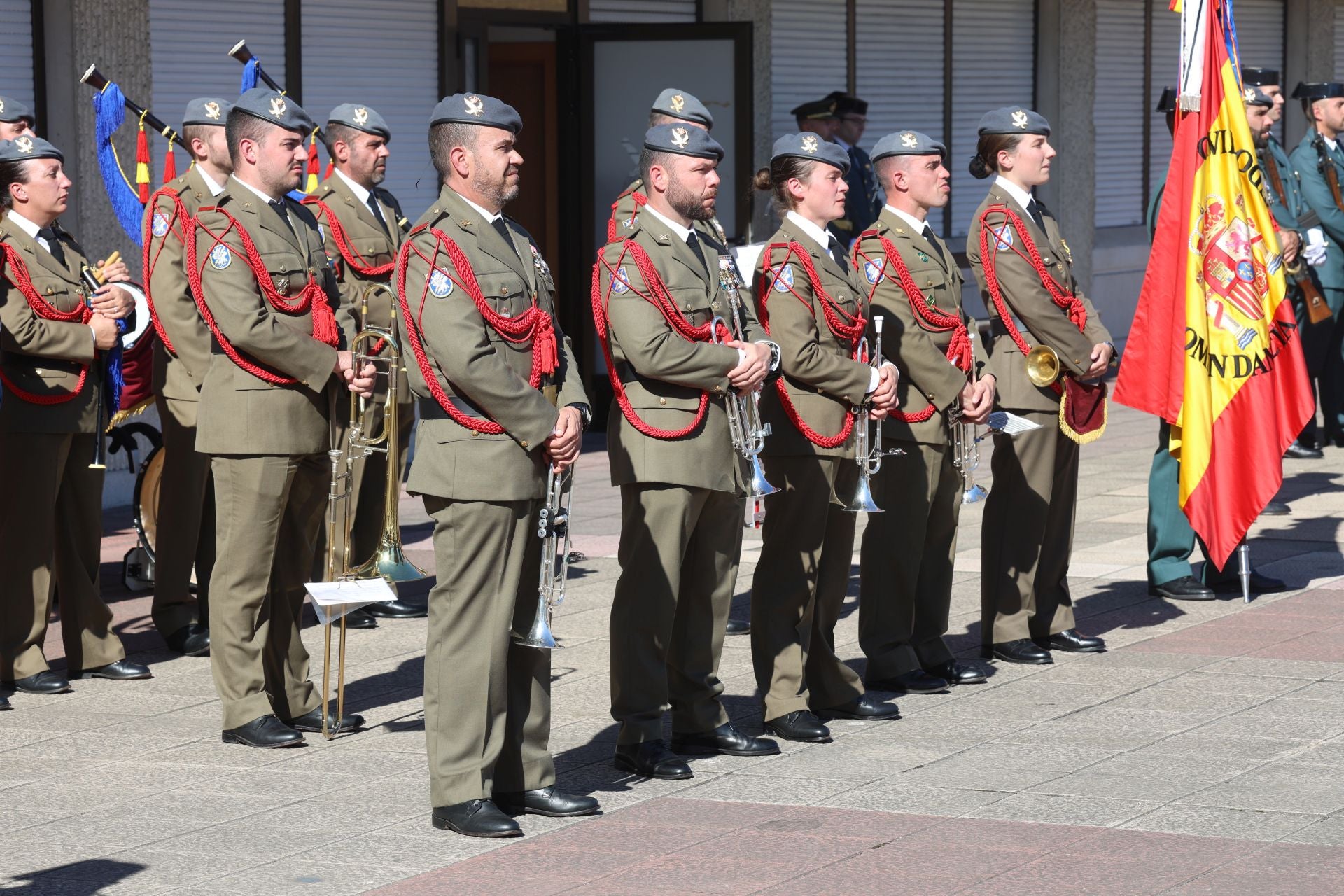 Un día para hacer balance y celebrar: las imágenes del Día del Pilar en Oviedo