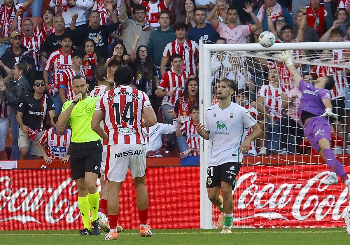 Momento en el que el árbitro pita el final del partido.