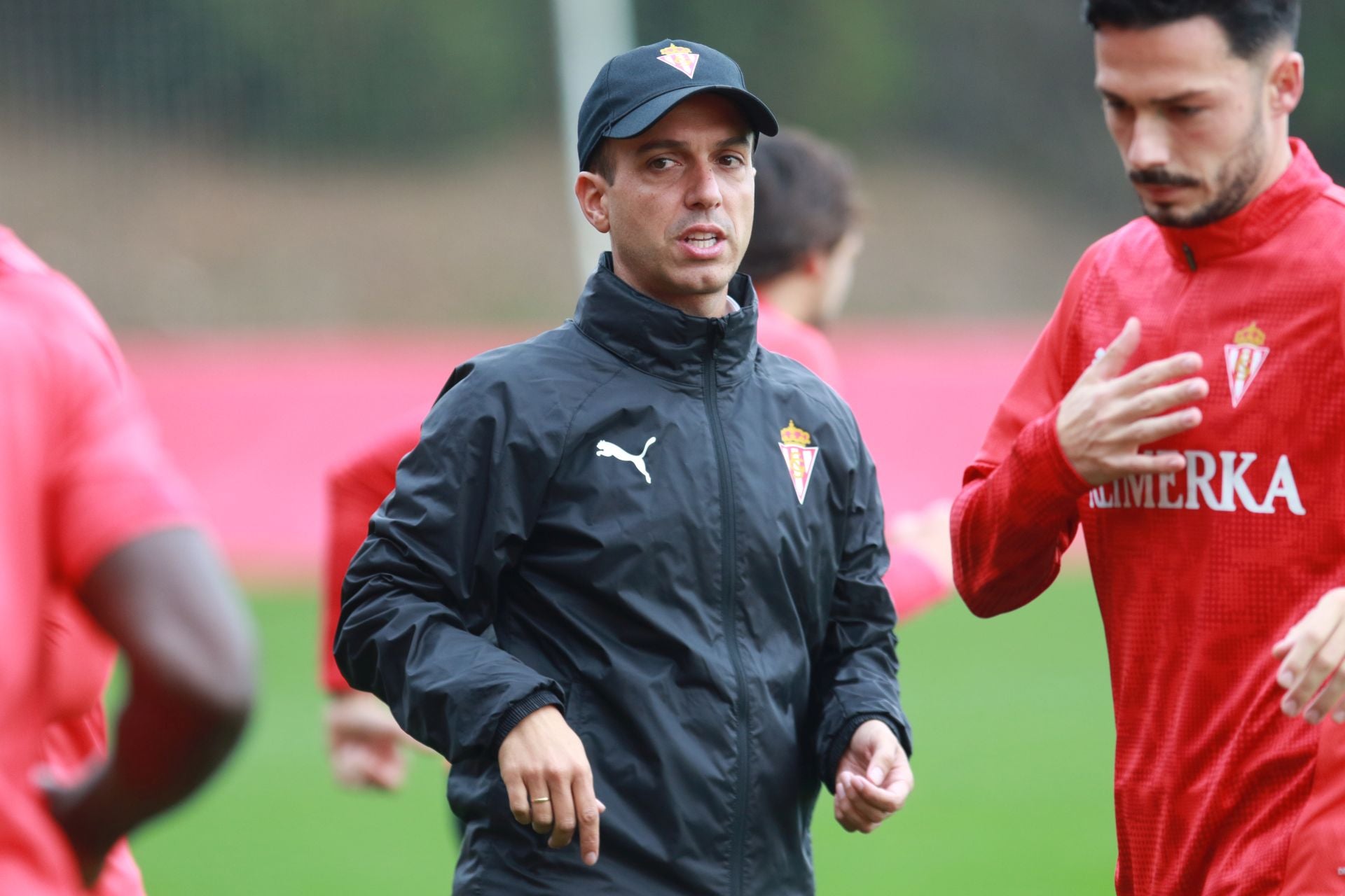 La resaca del Sporting de Gijón-Racing de Santander: así fue el entrenamiento el día después