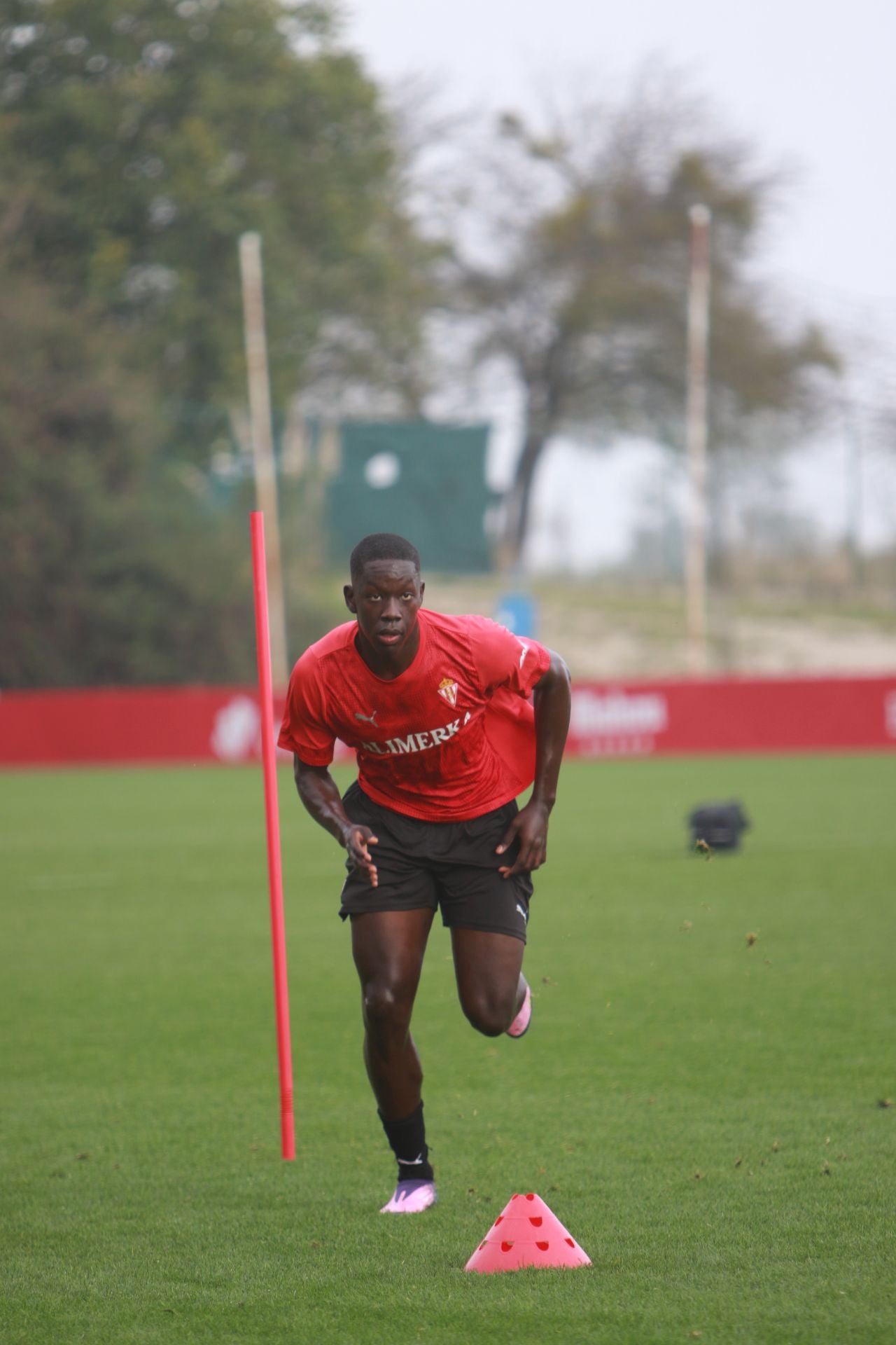 La resaca del Sporting de Gijón-Racing de Santander: así fue el entrenamiento el día después