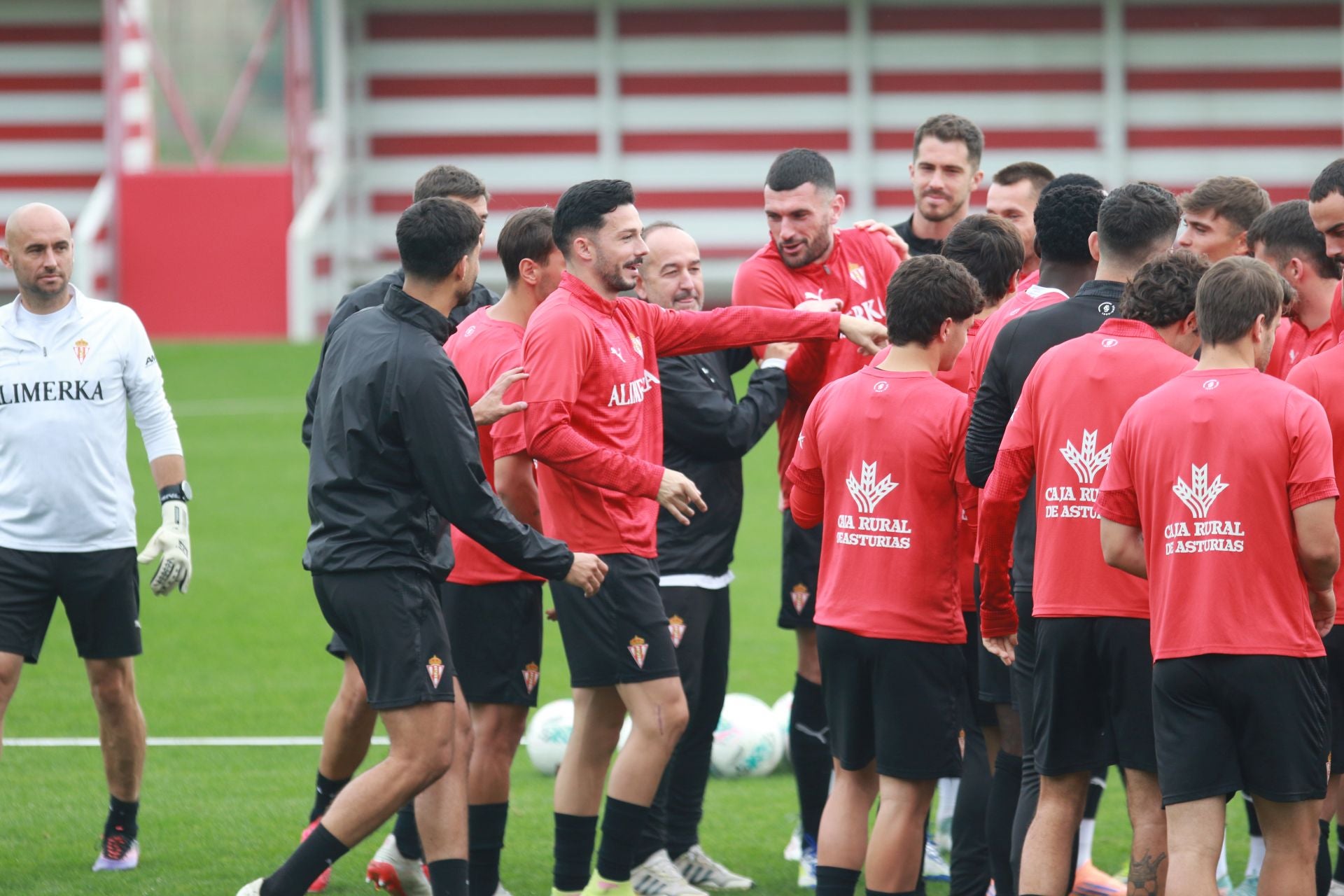La resaca del Sporting de Gijón-Racing de Santander: así fue el entrenamiento el día después