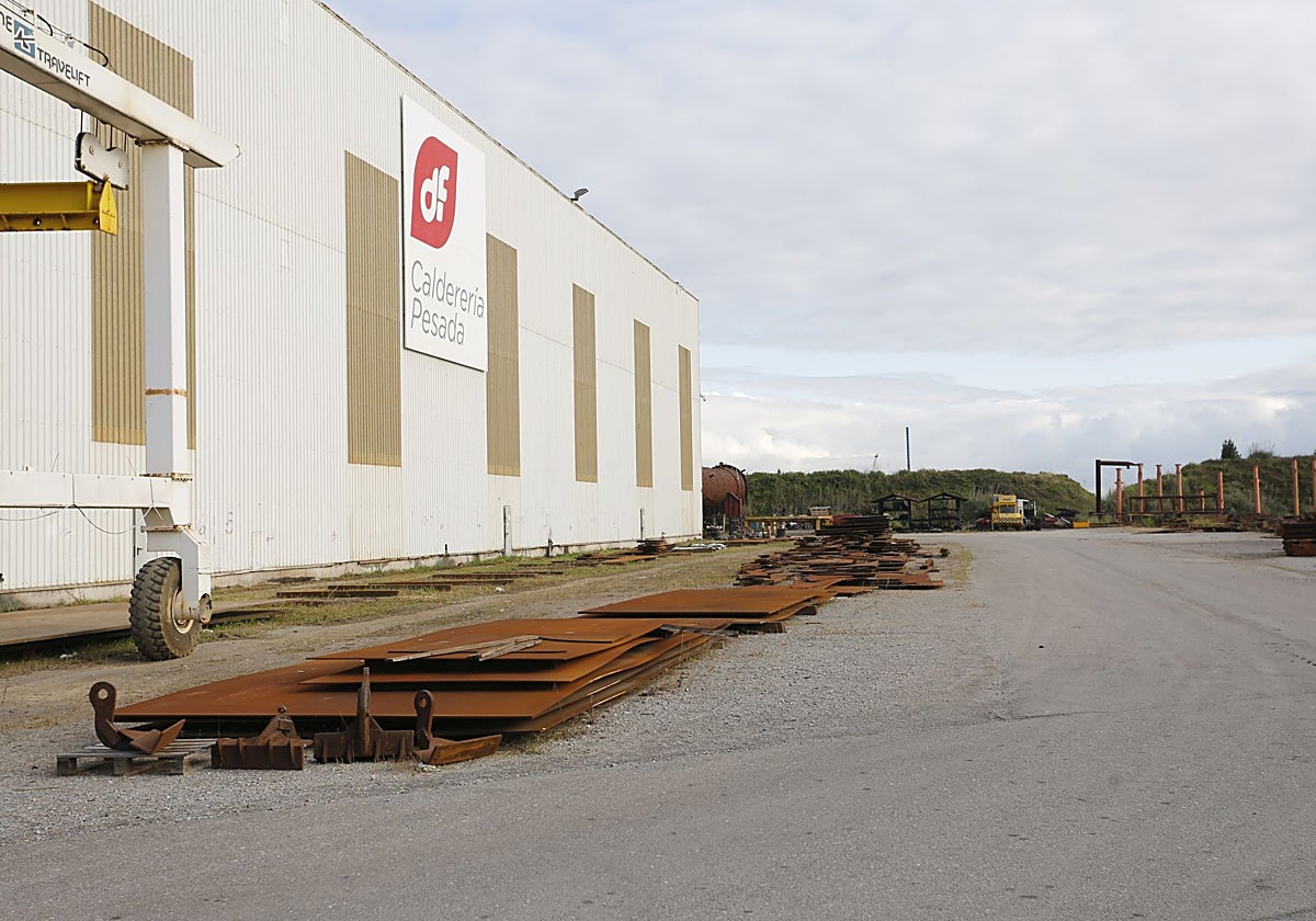 Instalaciones de El Tallerón, en Gijón, donde se ubicará la futura fábrica de blindados que Indra está construyendo.