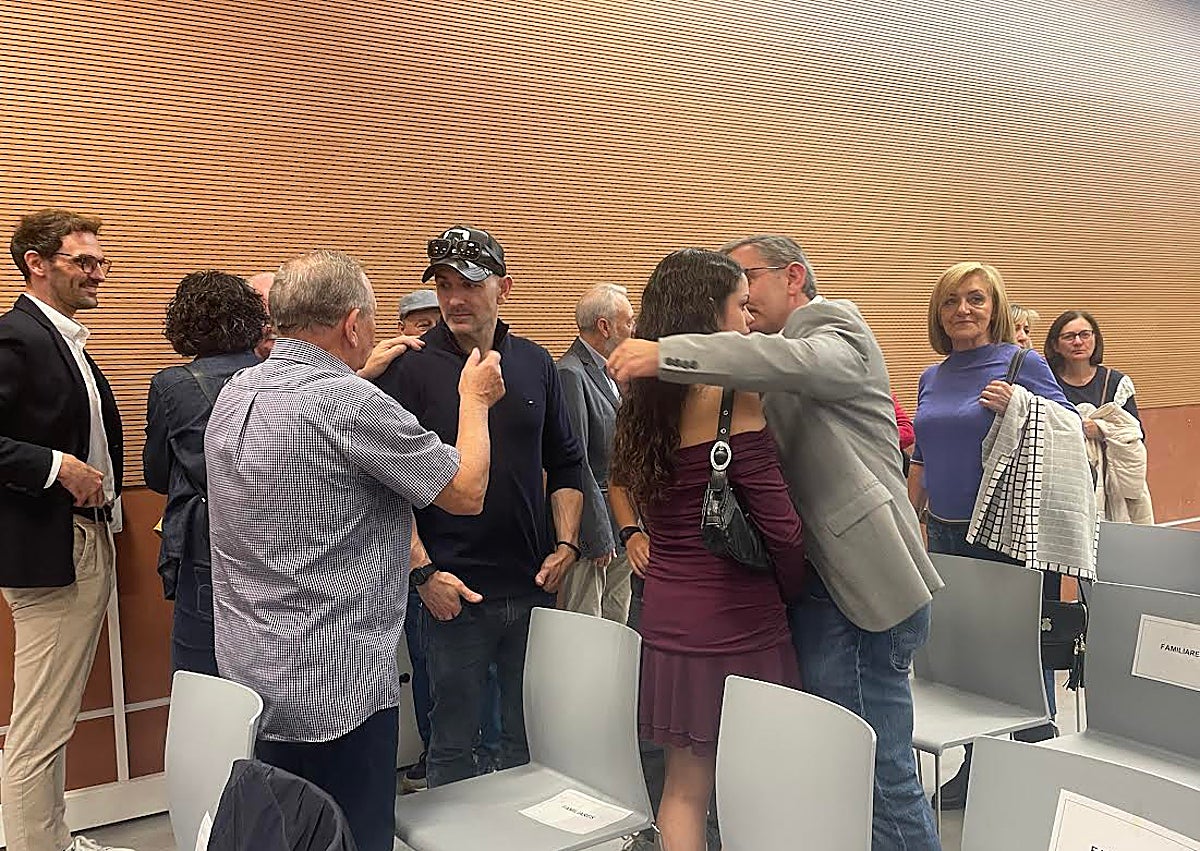 Imagen secundaria 1 - Mieres recuerda a sus últimos cuatro alcaldes: «Construyeron nuestro futuro»