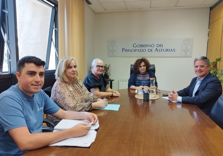 La alcaldesa de Llanera ve «prioritario» construir un centro de día en Lugo