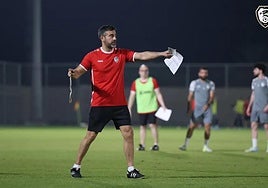 José María Lana, durante un entrenamiento con la Selección de Siria Absoluta.