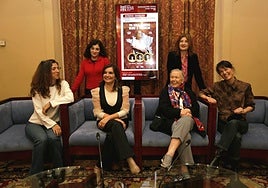 Anna Mayo, Alicia Armenteros, Yolanda Alonso, María Galiana, Nieve de Medina y Elisabeth Larena.