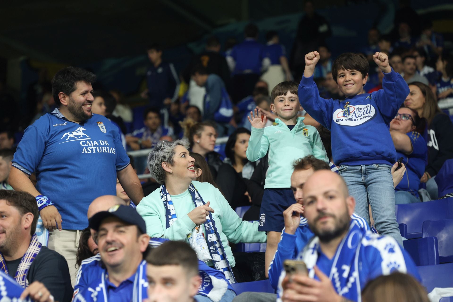 ¿Estuviste en el Real Oviedo - Espanyol? ¡Búscate entre las imágenes!