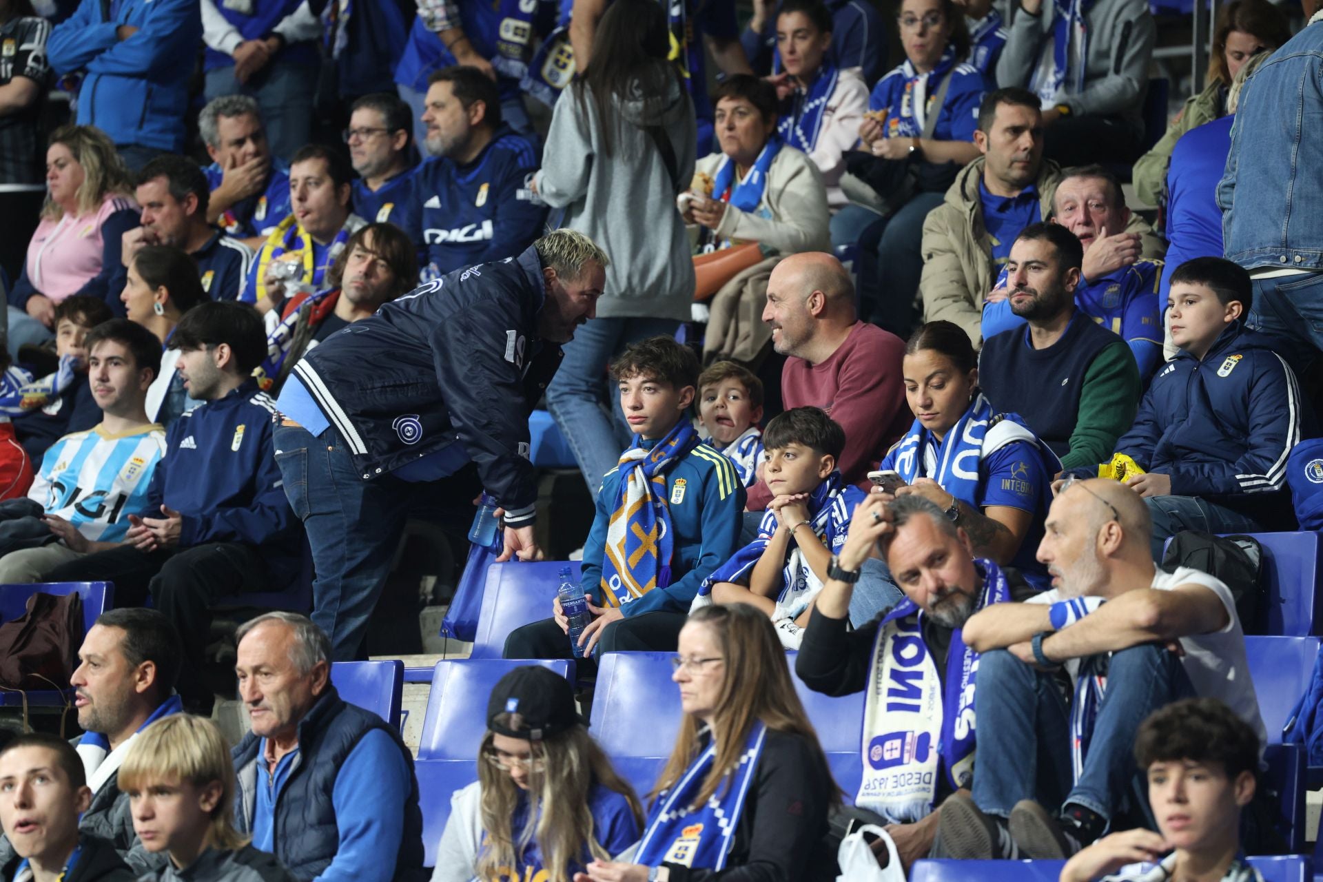 ¿Estuviste en el Real Oviedo - Espanyol? ¡Búscate entre las imágenes!