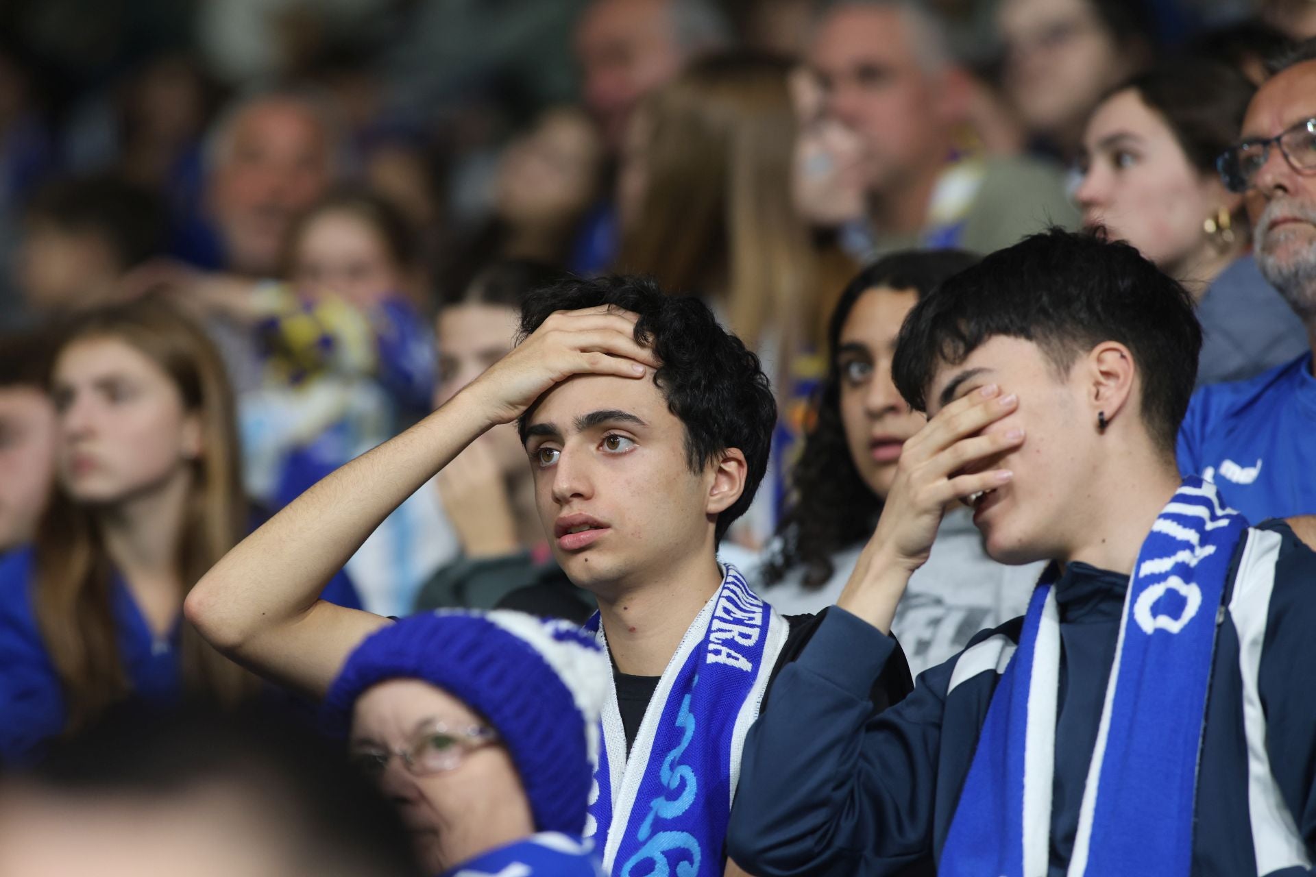 ¿Estuviste en el Real Oviedo - Espanyol? ¡Búscate entre las imágenes!