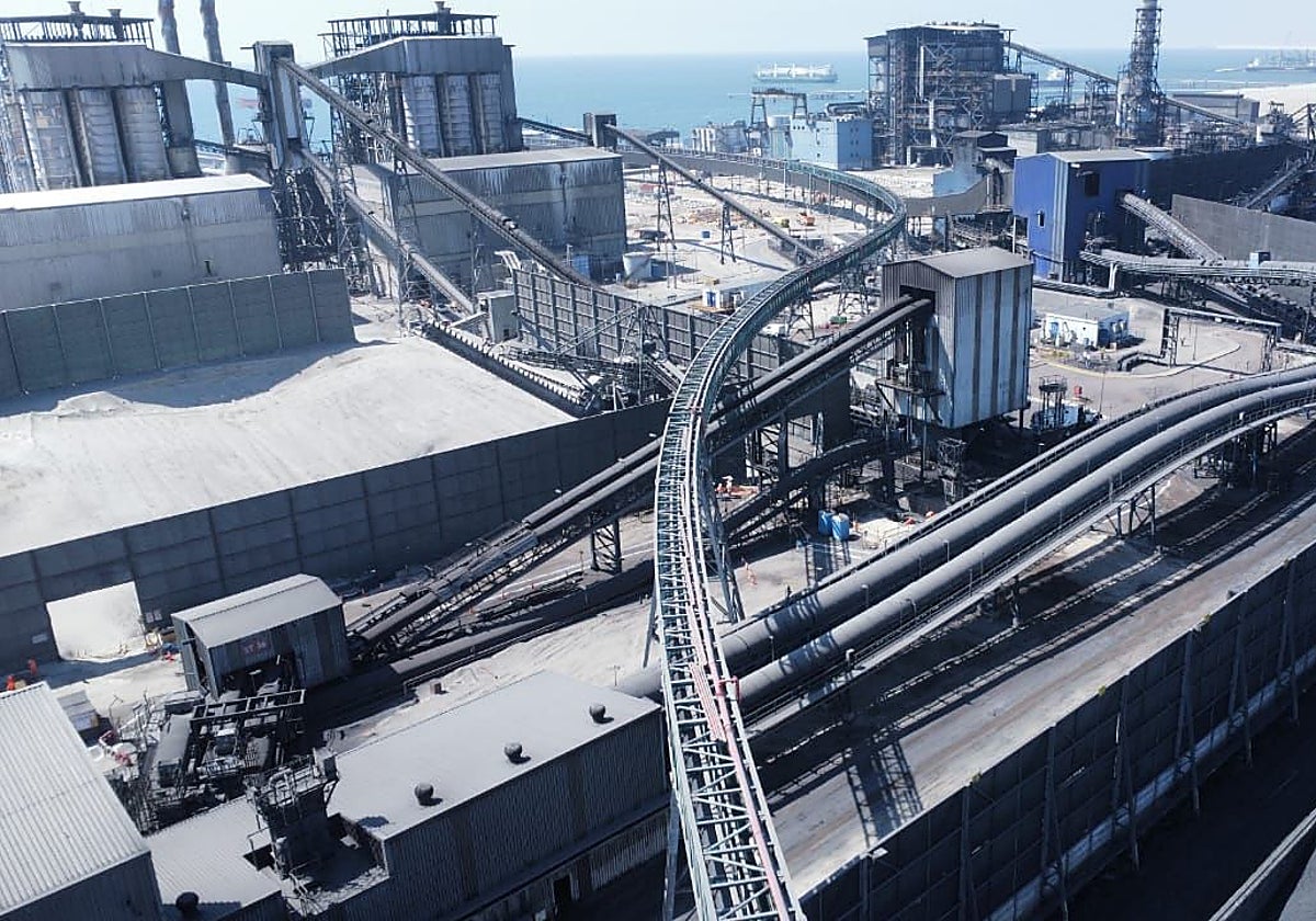 Sistema de almacenamiento y transporte de carbonato de sodio ejecutado por Duro Felguera en Chile.