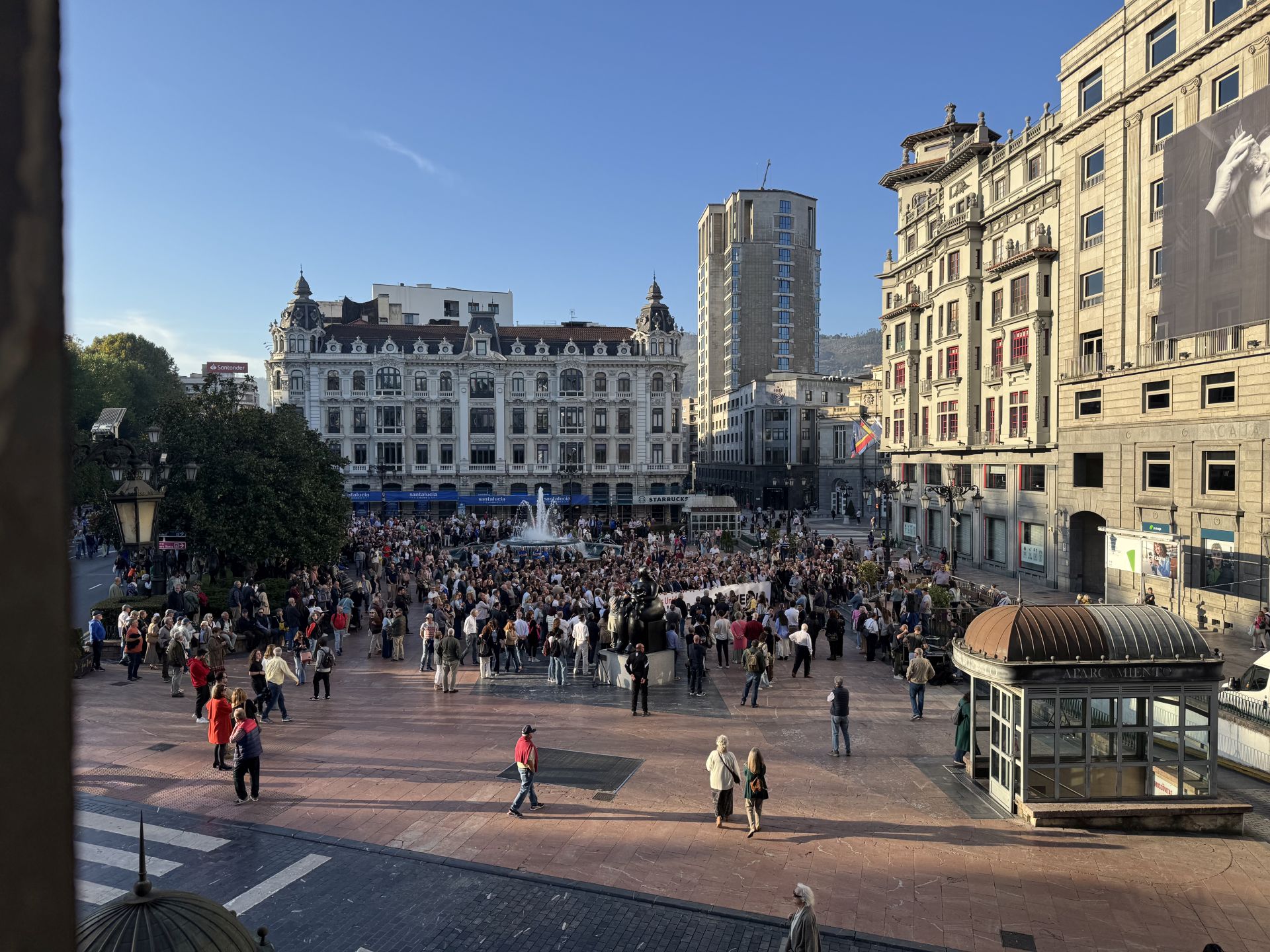 La multitudinaria manifestación en Oviedo contra el peaje del Huerna, en imágenes