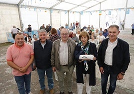 El edil de Participación, el historiador Román Antonio Álvarez, el presidente del Puerto, la alcaldesa de Avilés y el de Gozón.