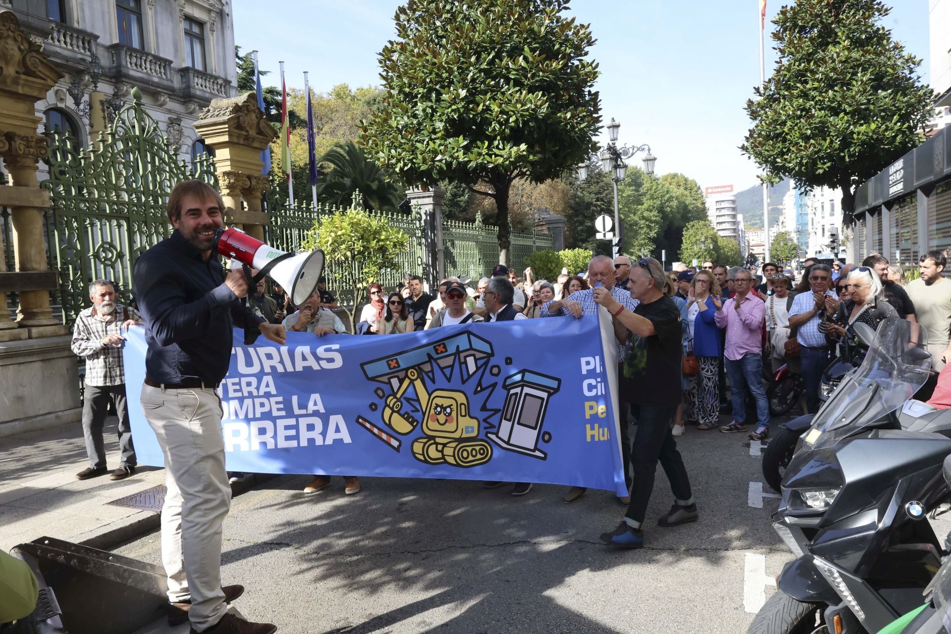 Segunda protesta por «un agravio histórico»: así ha sido la manifestación contra el peaje del Huerna