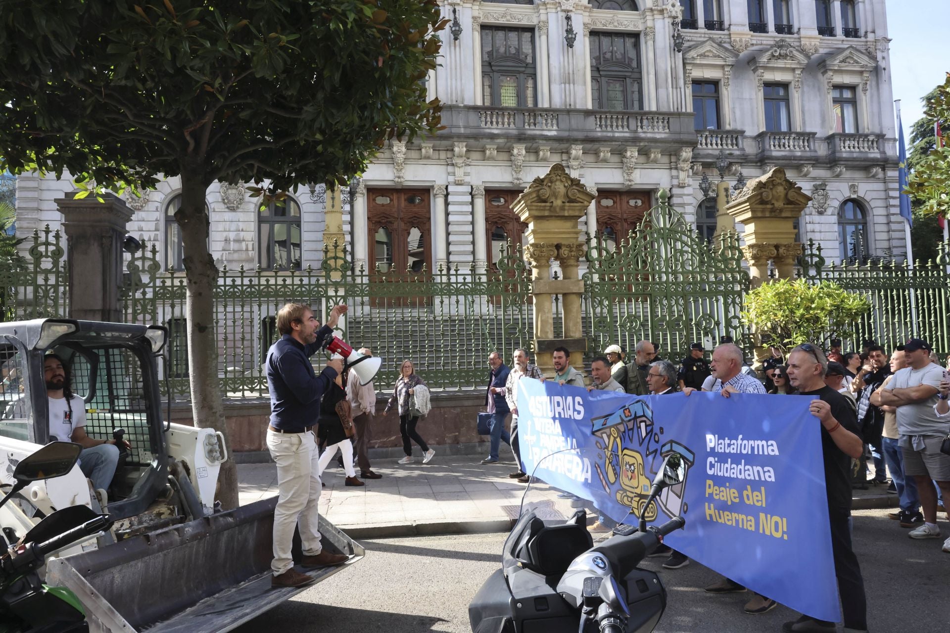 Segunda protesta por «un agravio histórico»: así ha sido la manifestación contra el peaje del Huerna