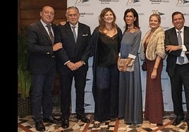 La directiva del Club de Tenis de Oviedo en la cena de gala.