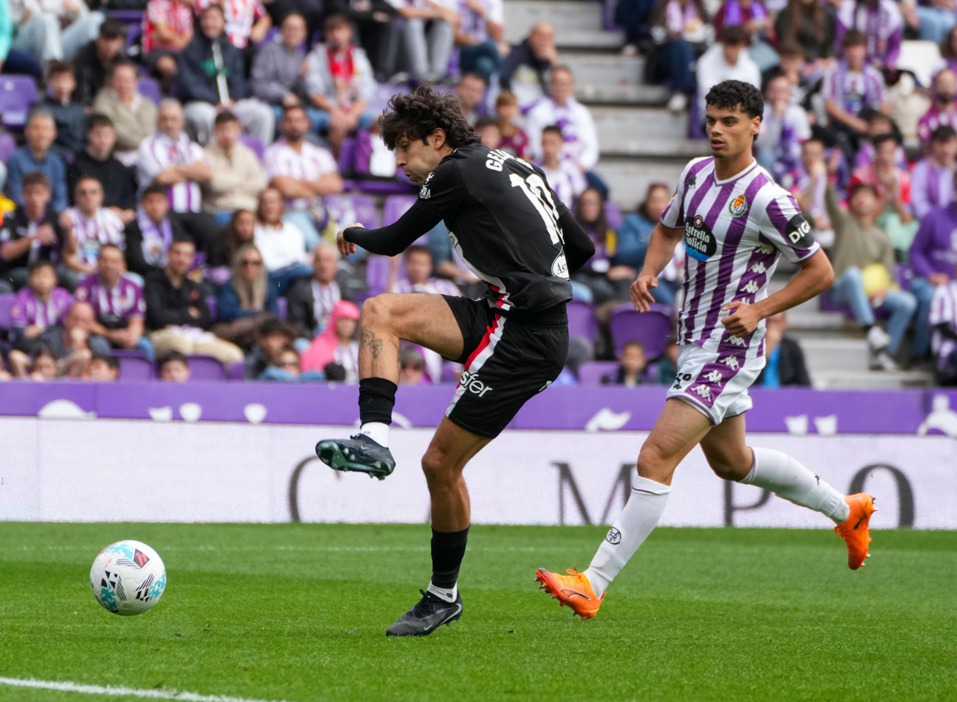 Las mejores jugadas del Real Valladolid-Sporting de Gijón, en imágenes