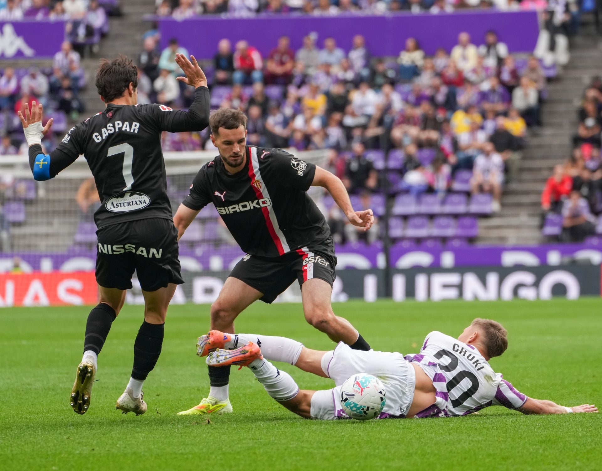 Las mejores jugadas del Real Valladolid-Sporting de Gijón, en imágenes